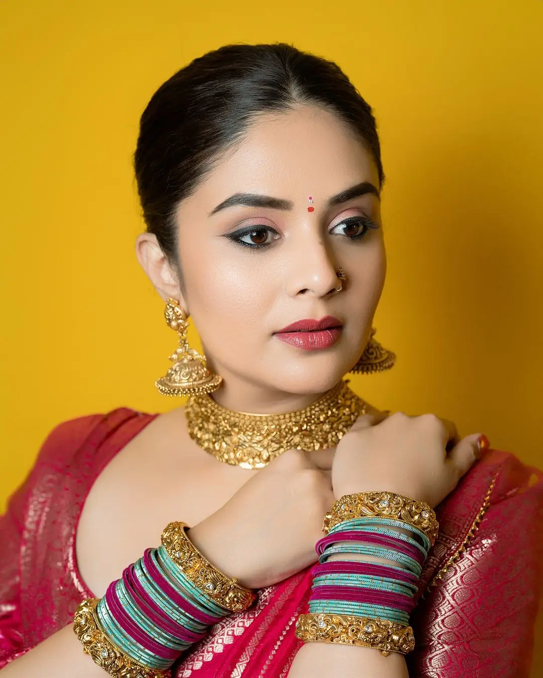 telugu actress sreemukhi stills in green lehenga choli